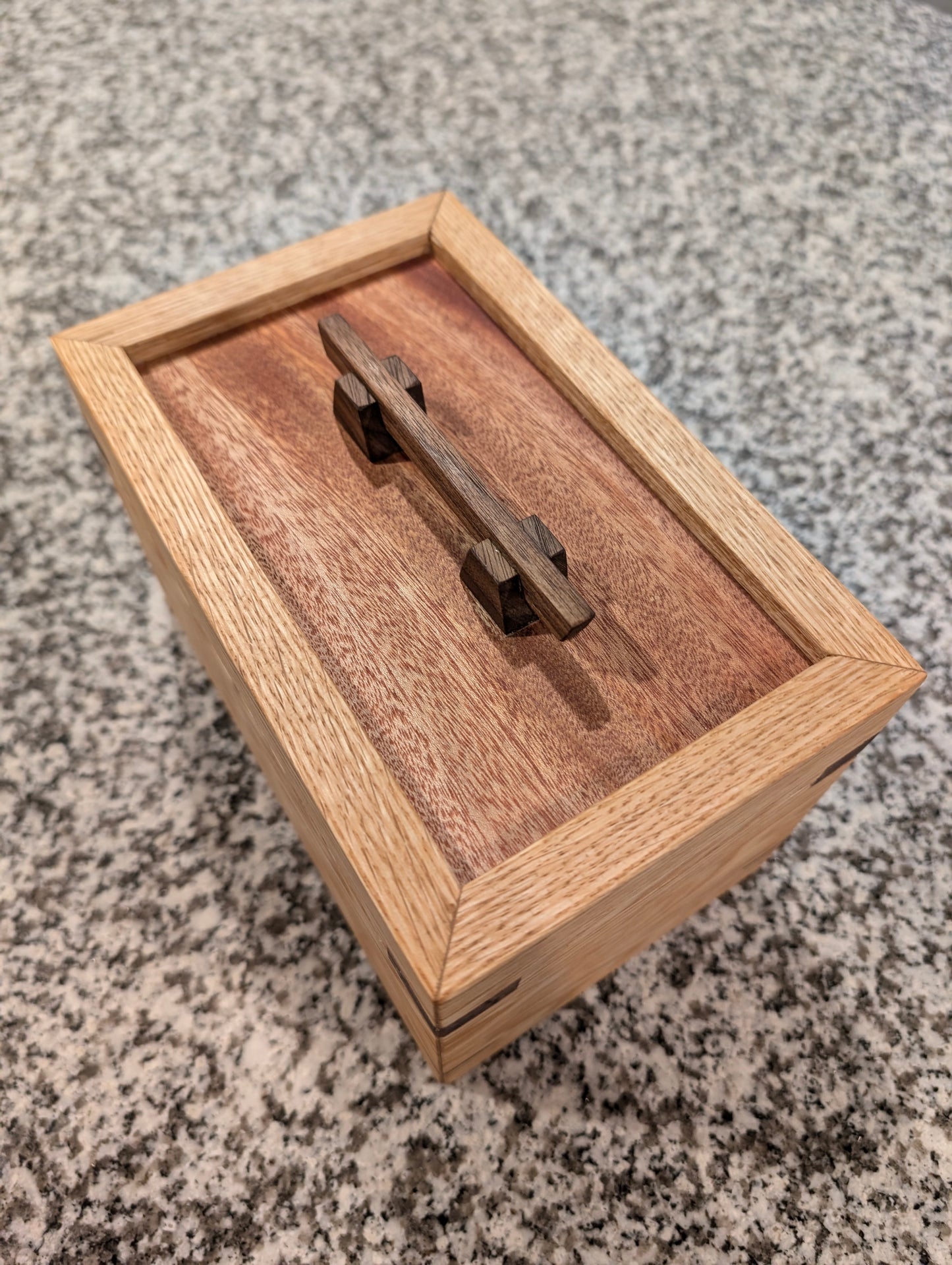 Red oak box